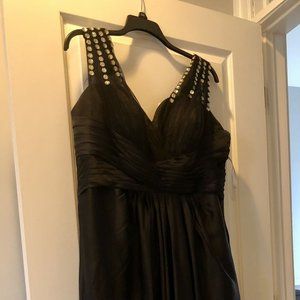 Stunning black plus size evening gown (18/20)